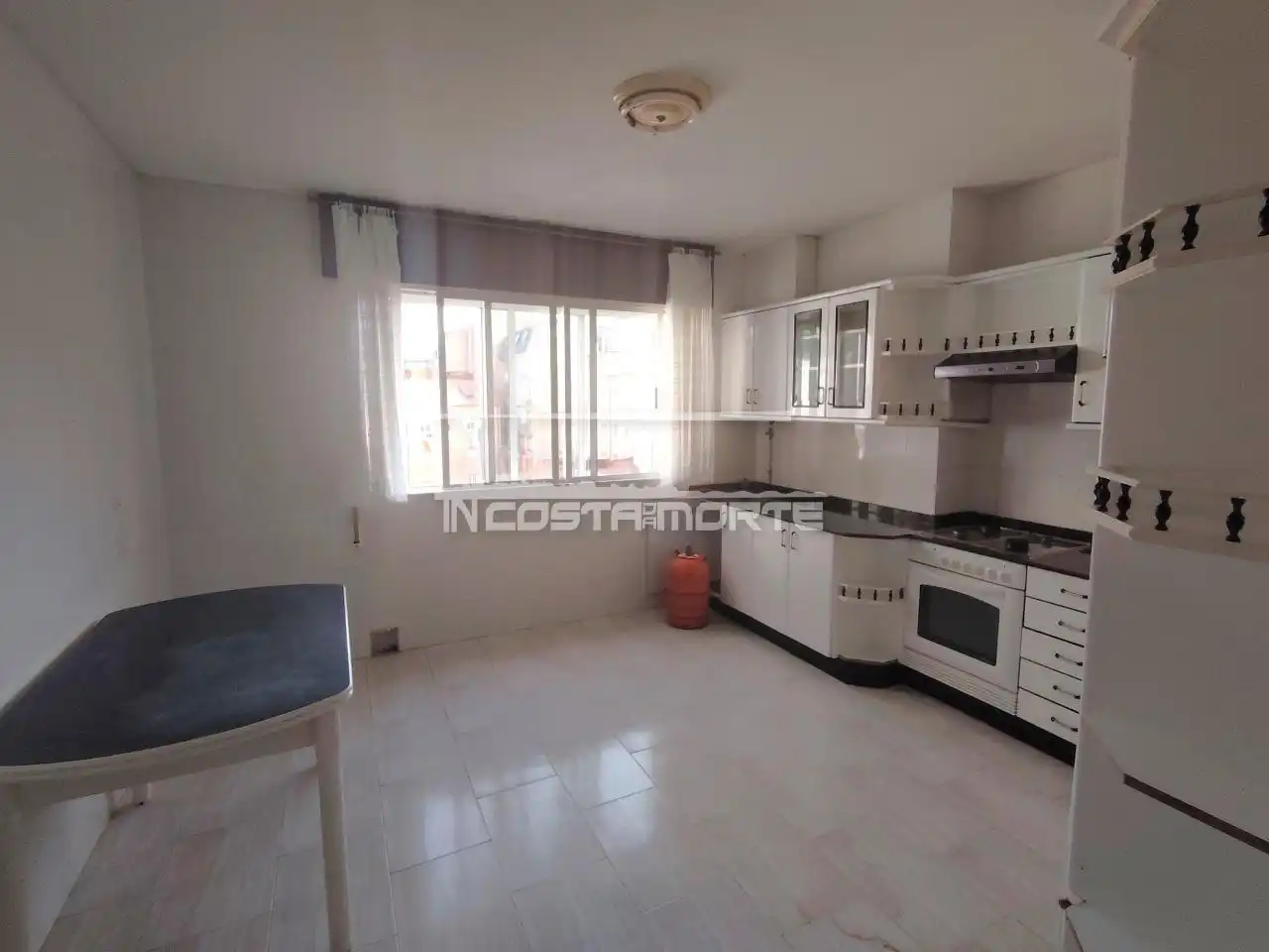 Cocina de Piso en venta en Cee