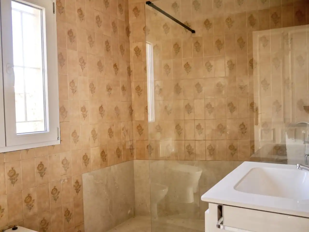 Baño de Casa adosada en venta en Umbrete con Aire acondicionado, Terraza y Balcón