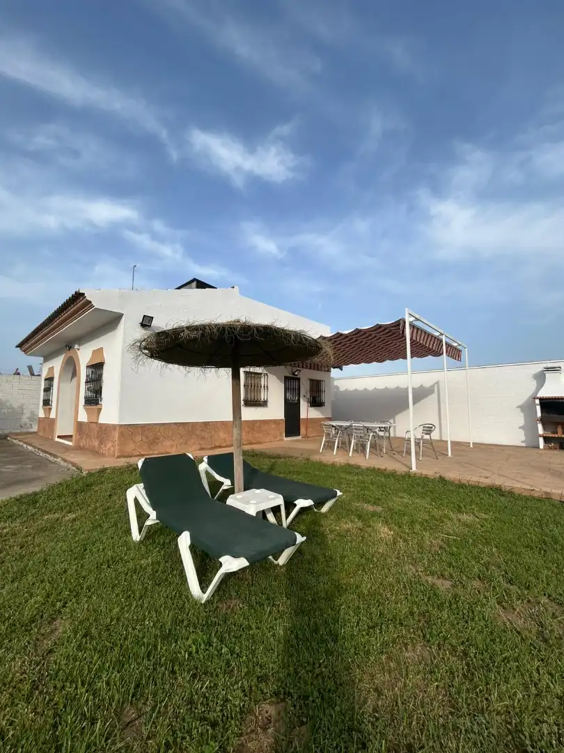 Detached house with pool for sale in Villaverde del Río, imagen 5