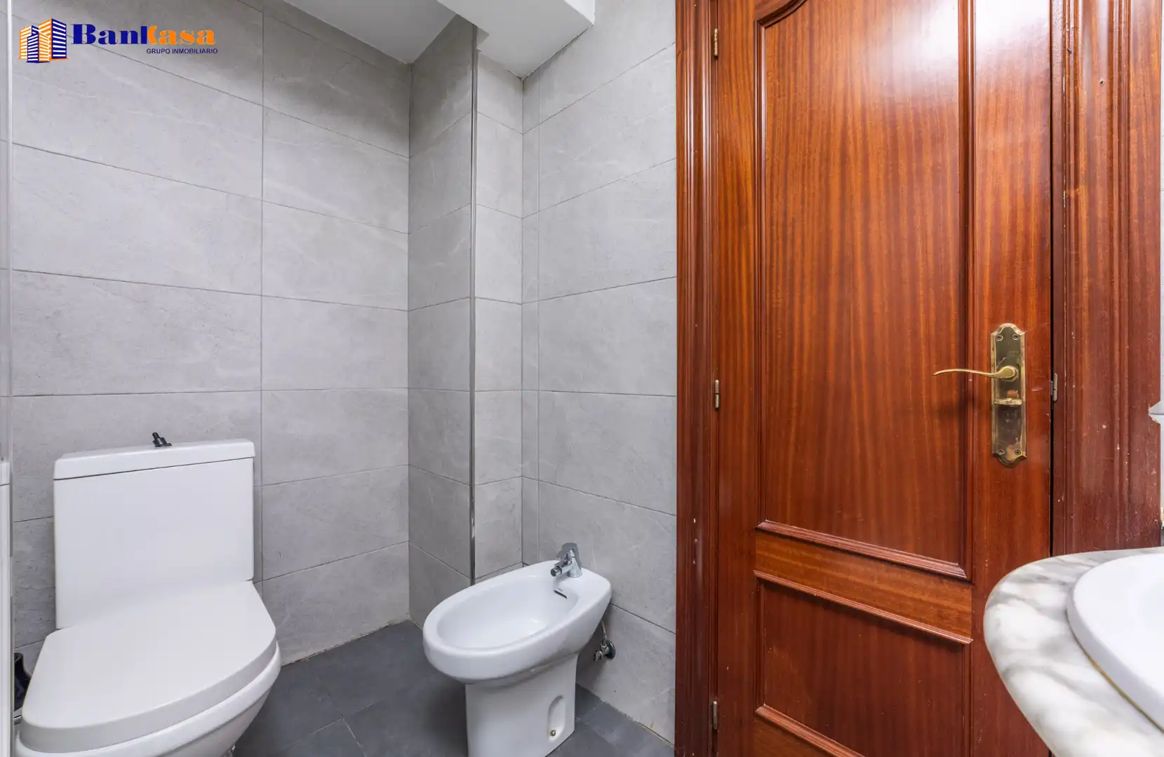 Baño de Piso en venta en Málaga con Aire acondicionado