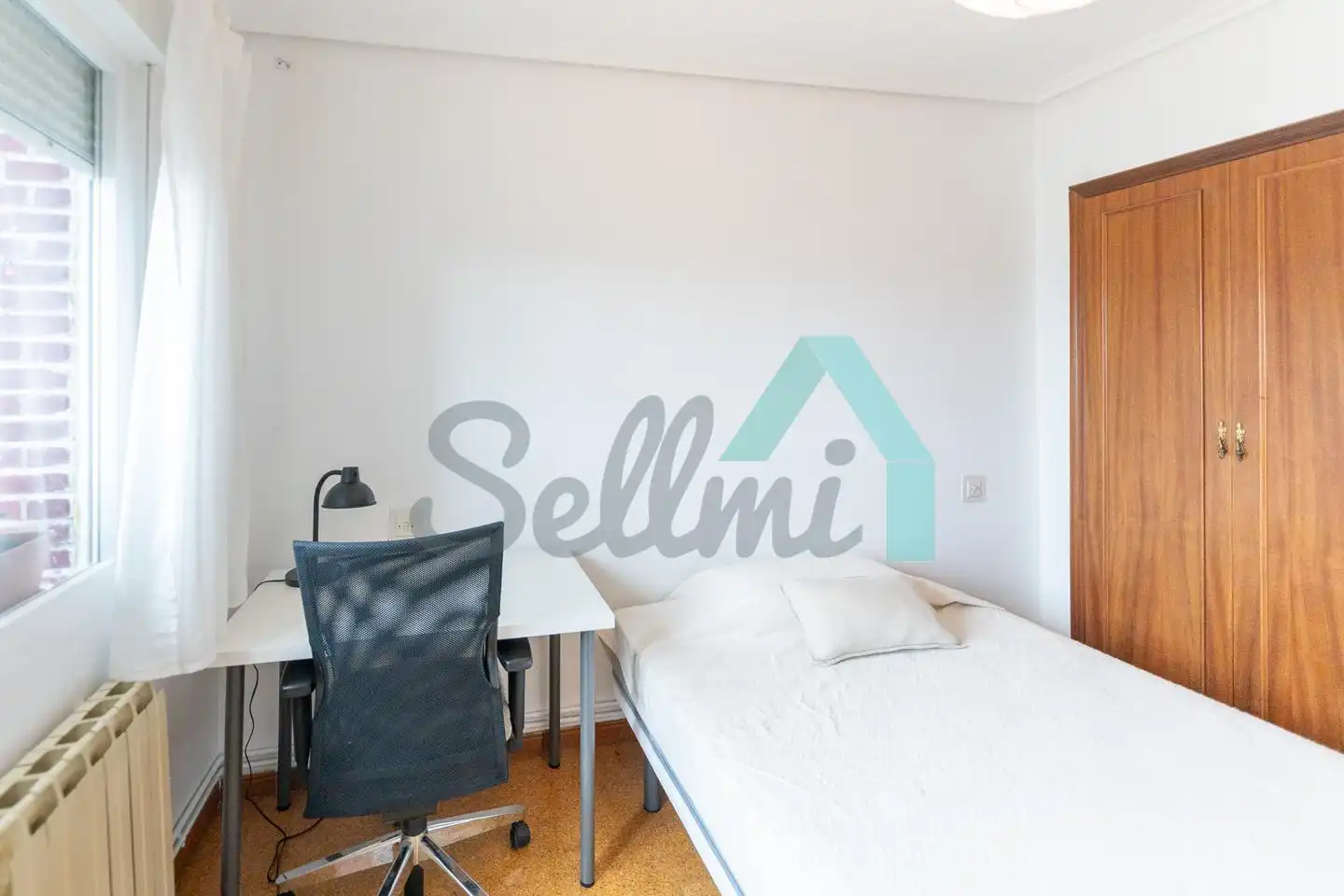 Schlafzimmer von Wohnung zur Miete in Oviedo  mit Heizung, Parkett und Terrasse
