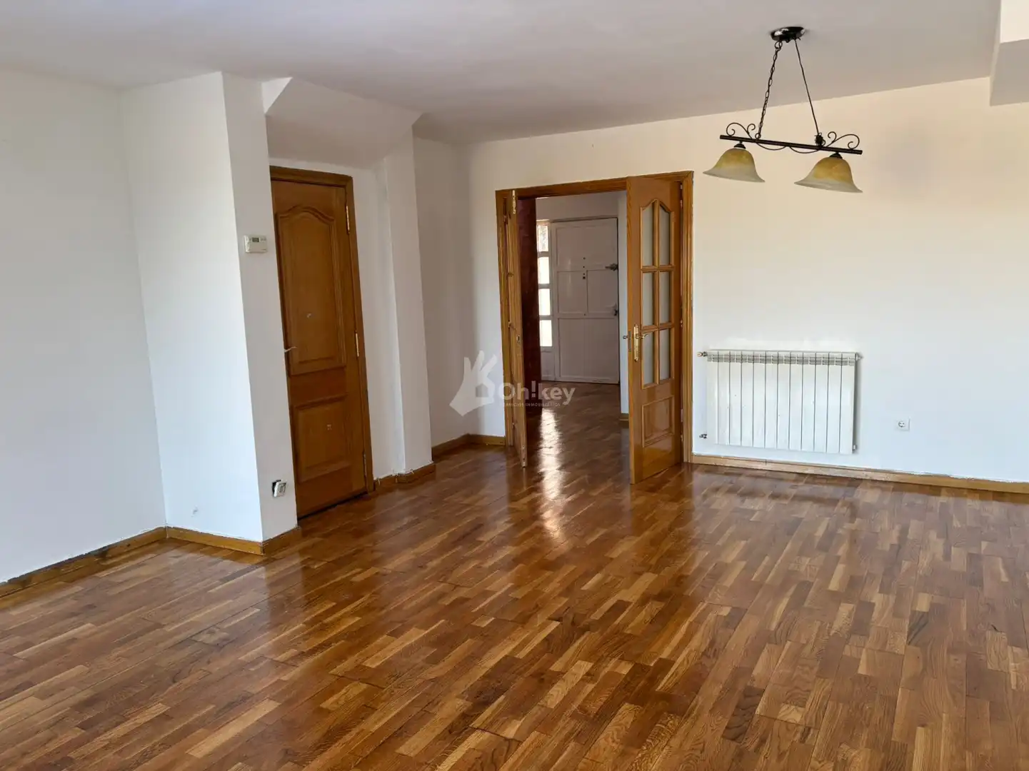 Living room of Houses for sale in Onzonilla  with Heating, Parquet flooring and Swimming Pool