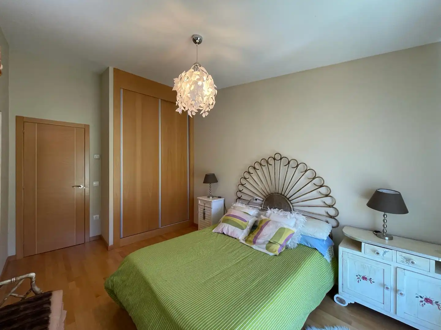 Habitación de Casa adosada en venta en San Leonardo de Yagüe con Calefacción, Jardín privado y Parquet