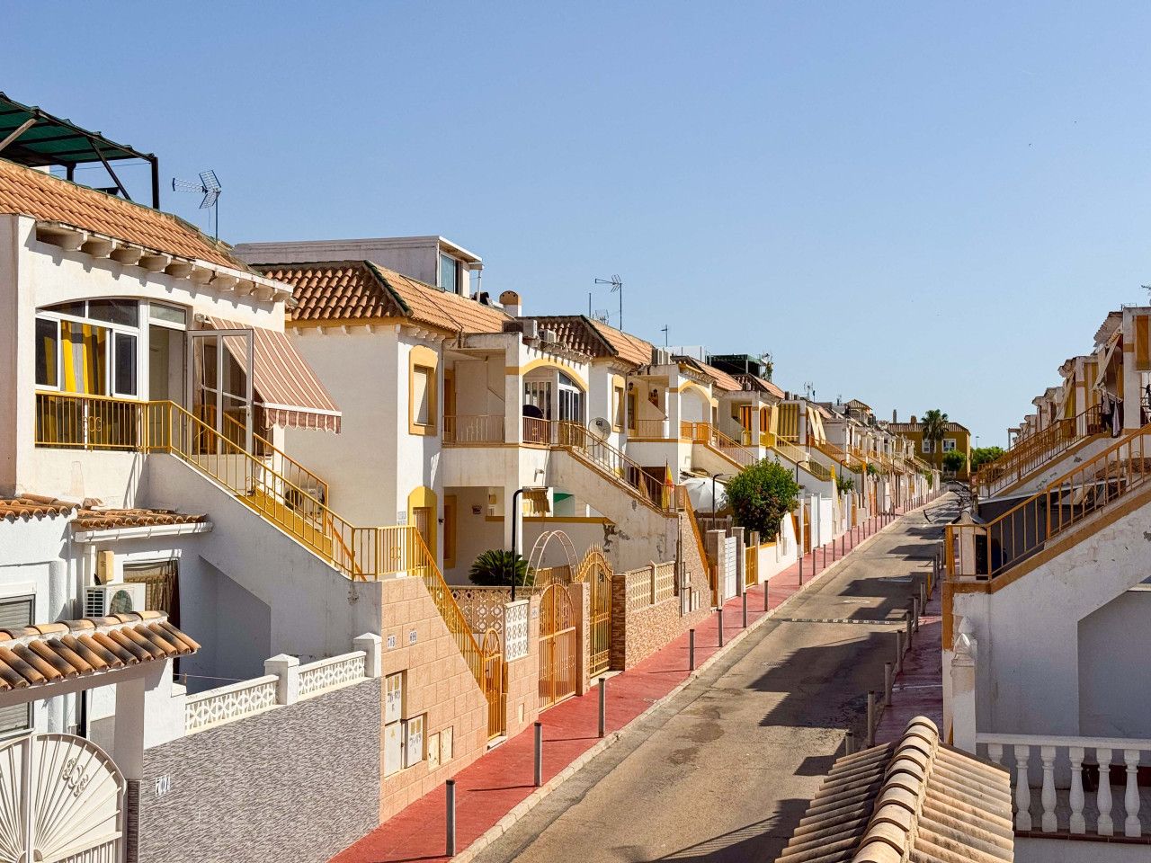 Exterior view of House or chalet for sale in Torrevieja  with Air Conditioner, Heating and Terrace