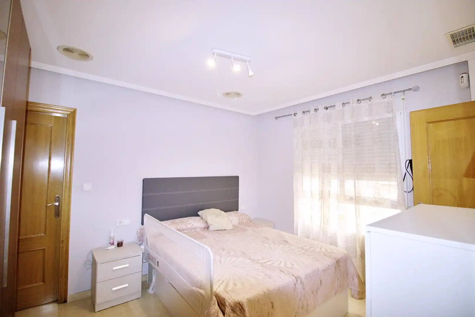 Bedroom of Flat for sale in Elche / Elx  with Air Conditioner and Alarm