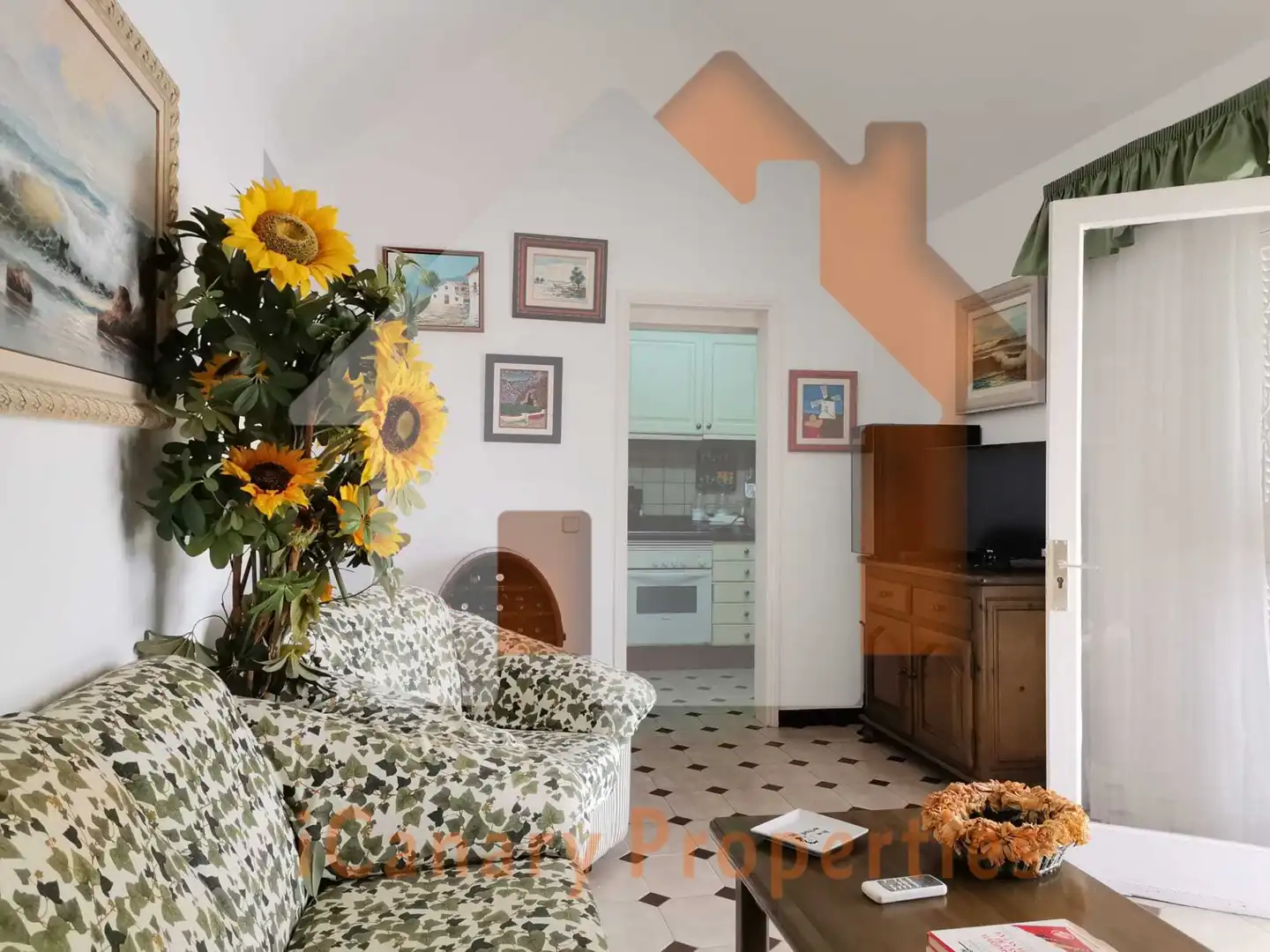 Sala de estar de Casa adosada de alquiler en San Bartolomé de Tirajana con Aire acondicionado, Jardín privado y Terraza