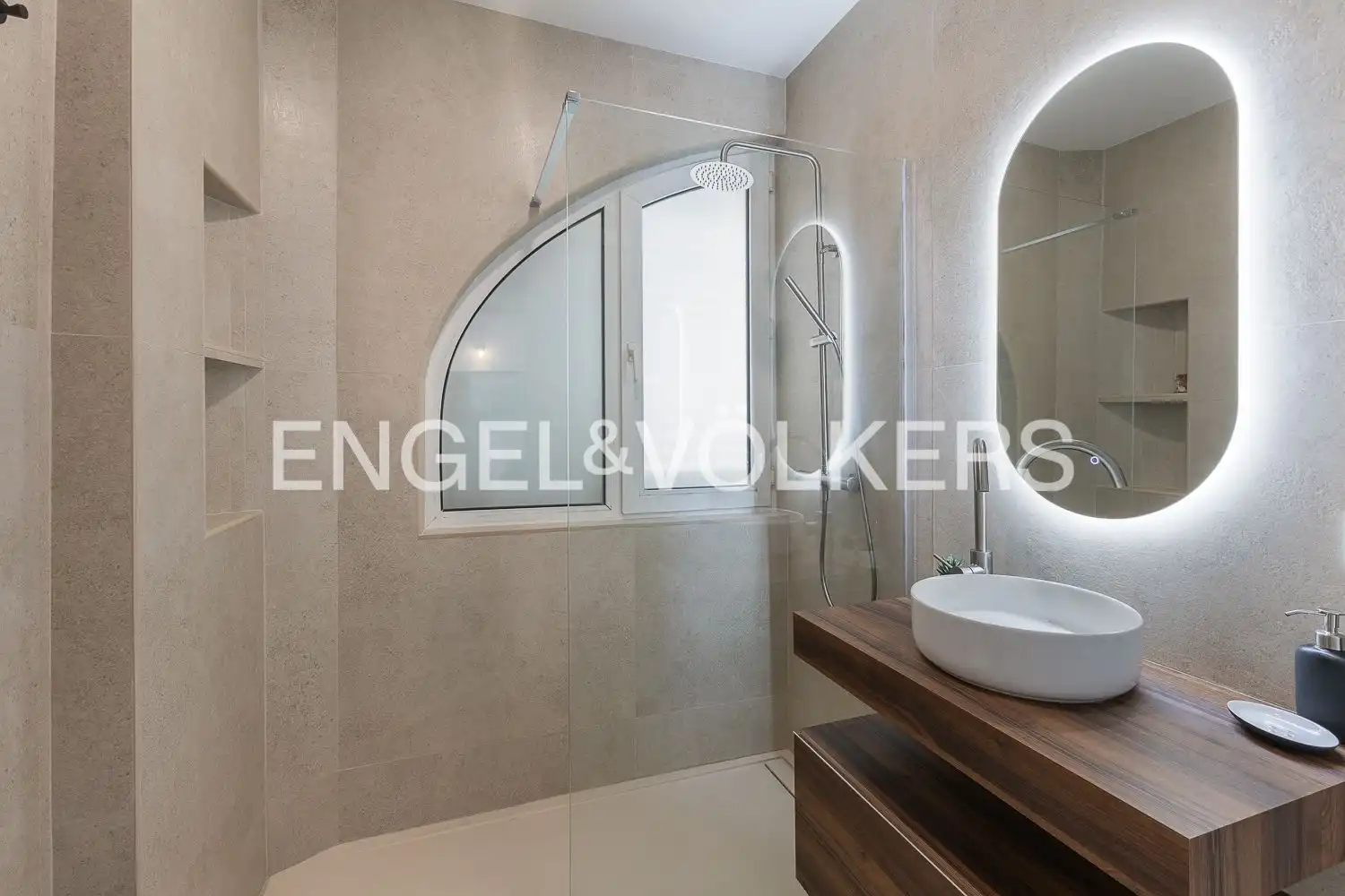 Bathroom of Detached homes for sale in Albal, Valencia