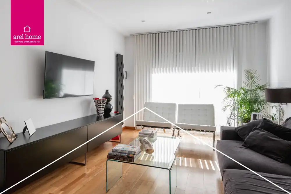 Sala de estar de Piso en venta en Sant Just Desvern con Calefacción, Parquet y Balcón