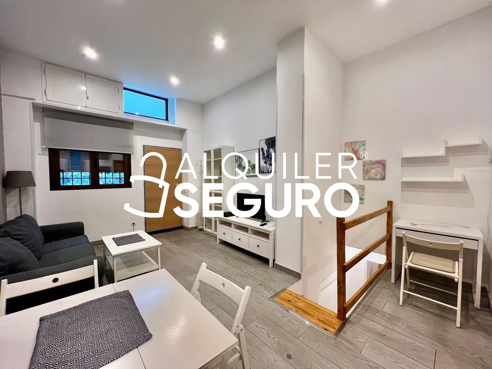 Sala d'estar de Pis de lloguer en  Madrid Capital amb Aire condicionat i Moblat