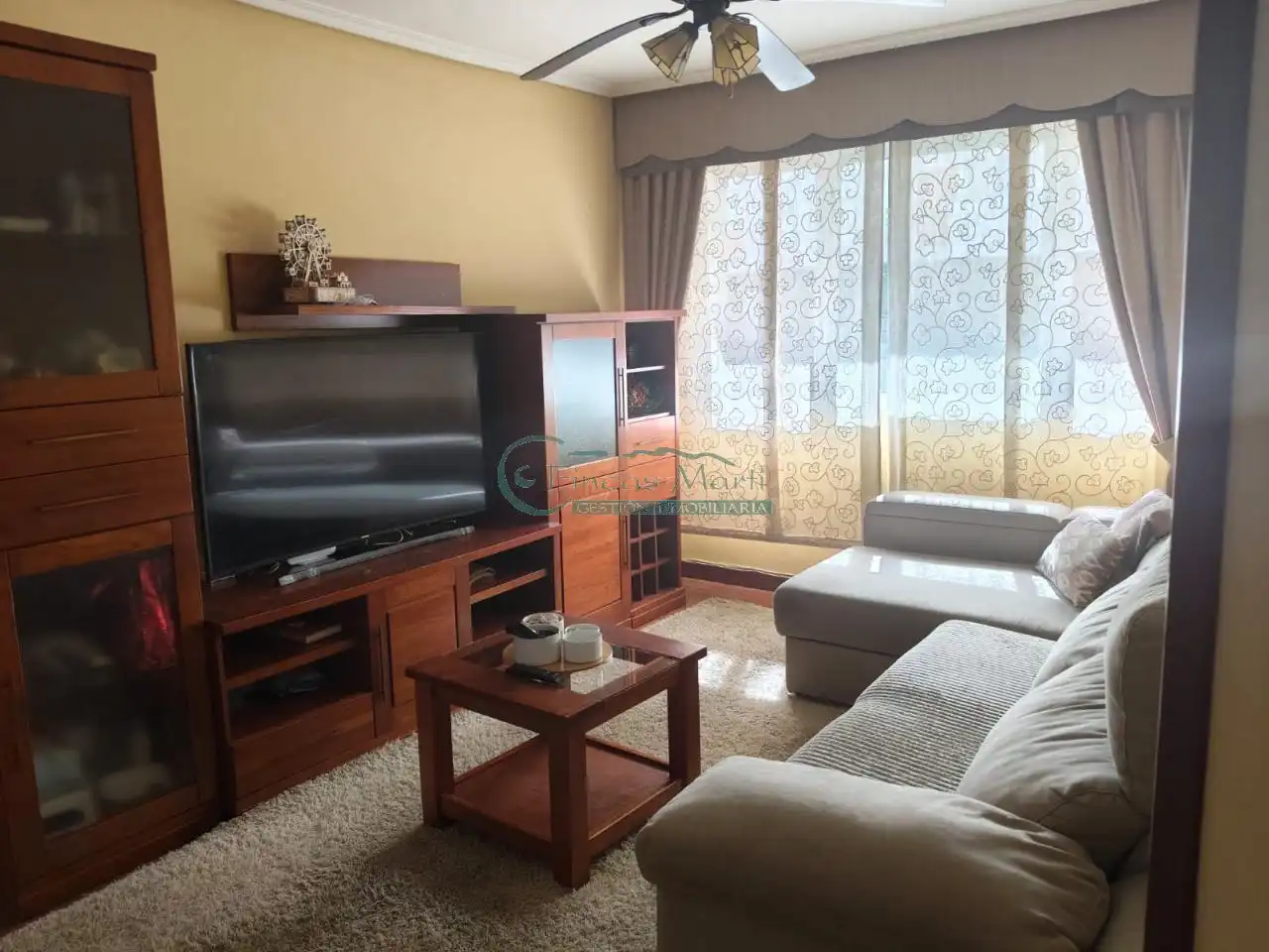 Sala de estar de Piso en venta en Vigo  con Trastero y Amueblado