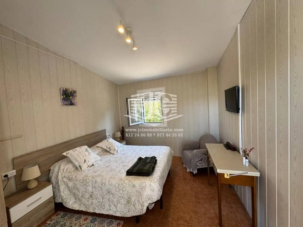 Dormitori de Casa o xalet en venda en Tortosa amb Aire condicionat, Jardí privat i Parquet