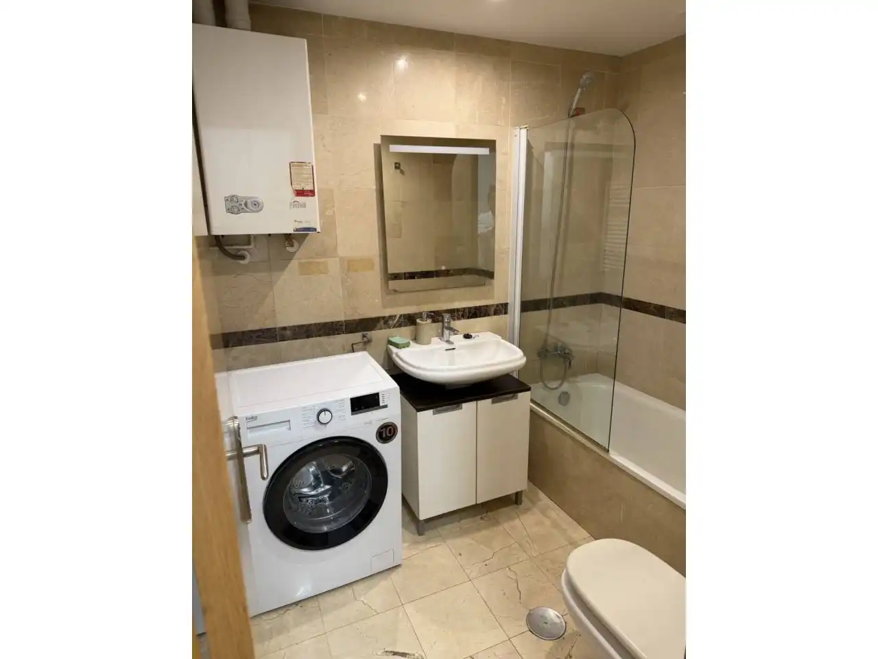 Badezimmer von Wohnung zur Miete in Vigo  mit Heizung, Parkett und Möbliert