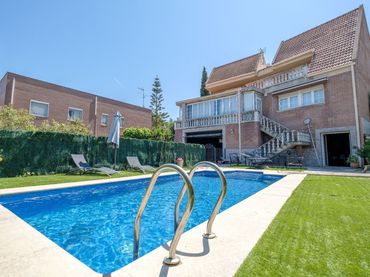 Casa amb piscina en venda a Isaac Albeniz