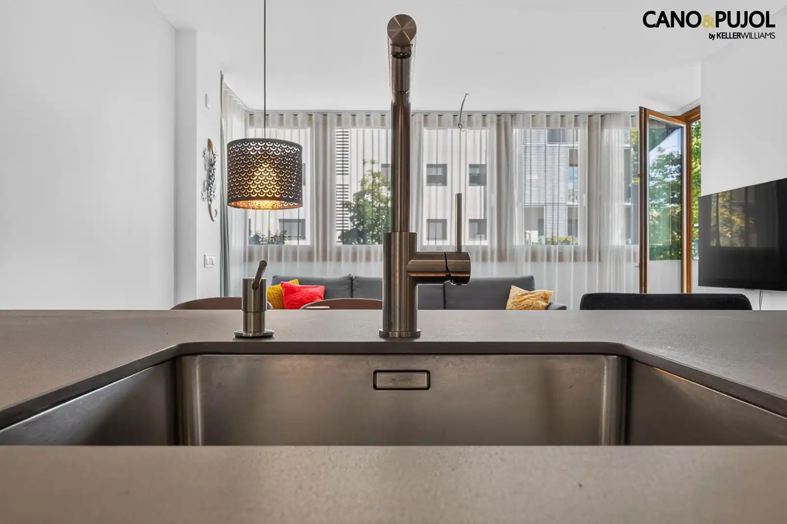 Piso con terraza en venta en josep tarradellas, imagen 11