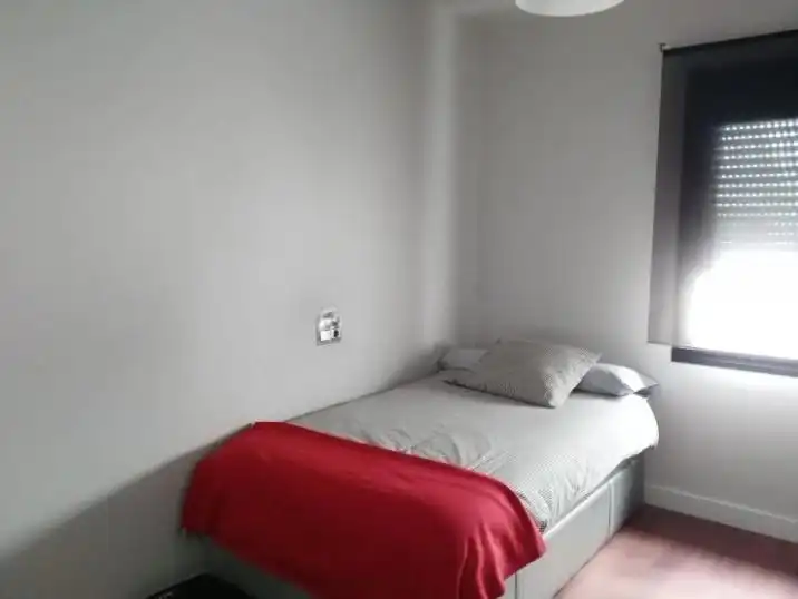 Habitación de Piso de alquiler en Málaga con Aire acondicionado, Amueblado y Lavadora