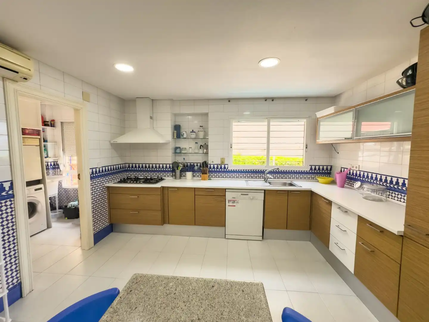 Kitchen of Duplexes for rent in Santa Pola  with Air Conditioner, Private garden and Terrace
