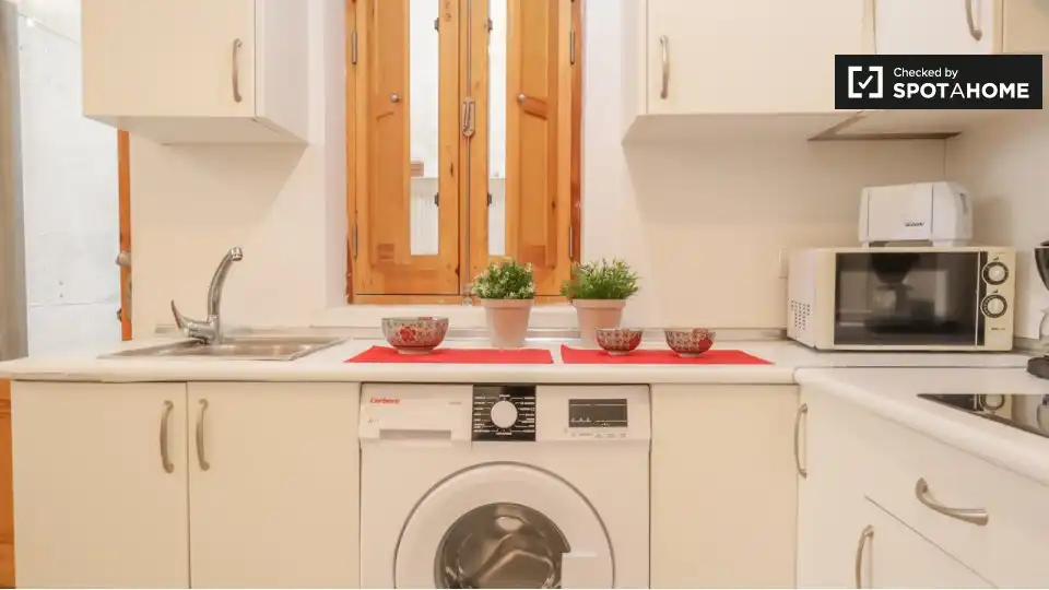 Cocina de Piso de alquiler en Madrid con Aire acondicionado, Calefacción y Amueblado