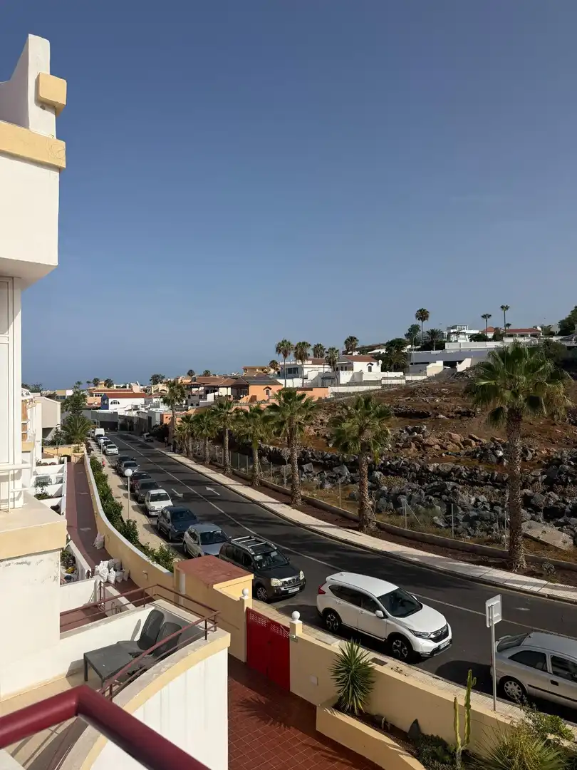 Vista exterior de Ático en venta en Adeje con Terraza, Trastero y Piscina comunitaria