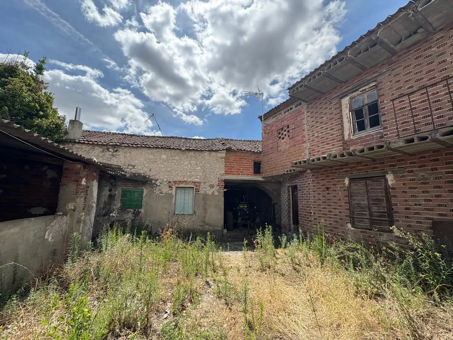 Vista exterior de Finca rústica en venta en Íscar con Calefacción, Jardín privado y Trastero