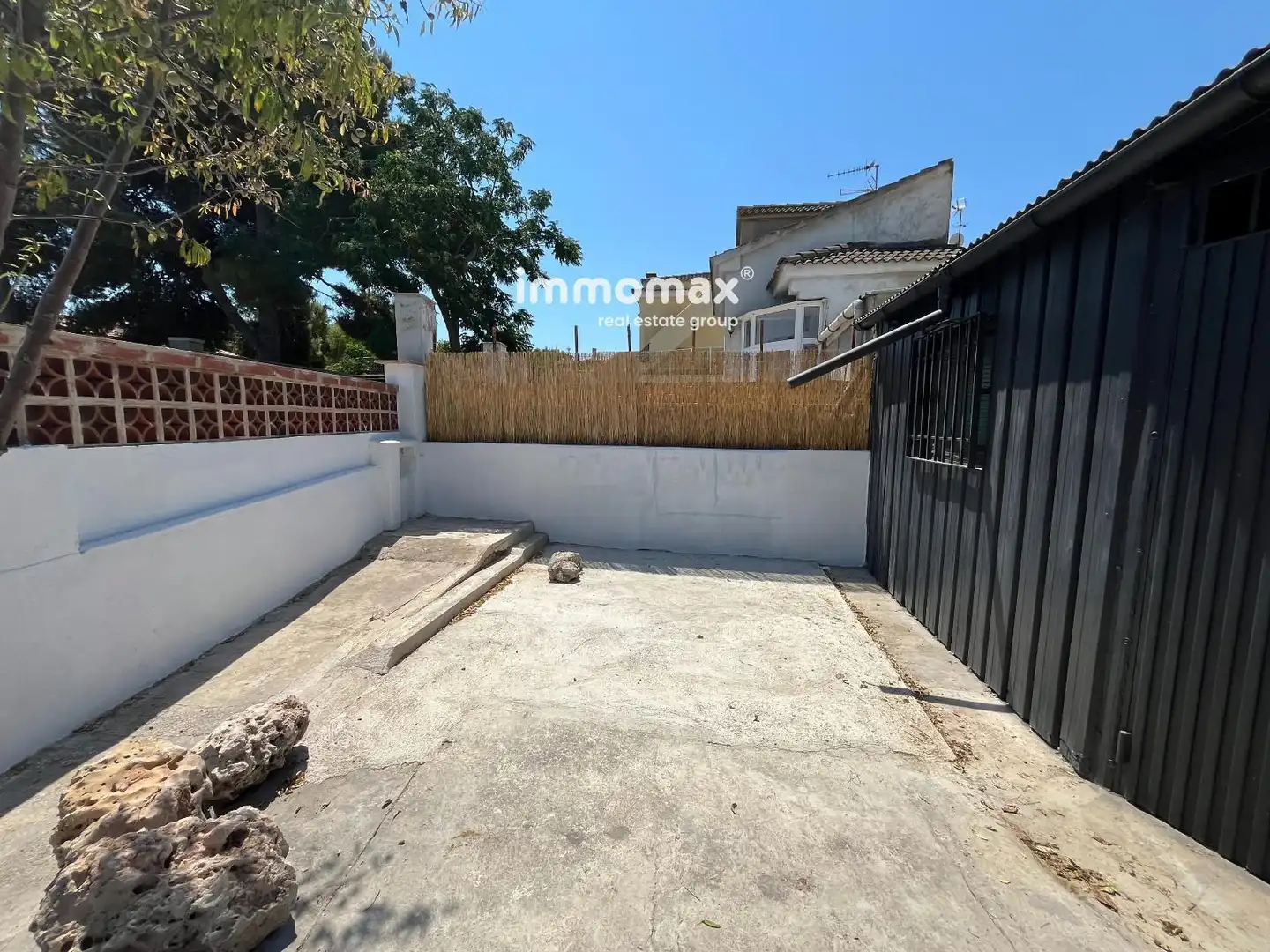 Exterior view of Houses for sale in Vilanova i la Geltrú  with Terrace and Storage room