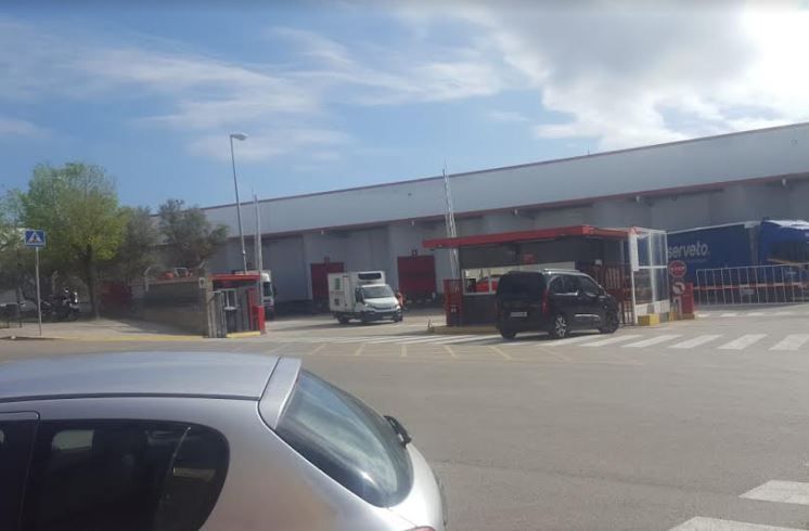 Aparcament de Nau industrial en venda en Sabadell amb Calefacció i Alarma