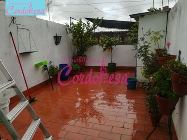 Adossat amb balcó en venda a Centro