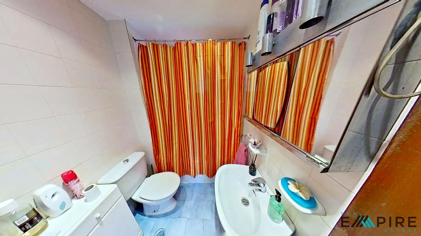 Bathroom of Flat for sale in Móstoles  with Heating, Terrace and Internet