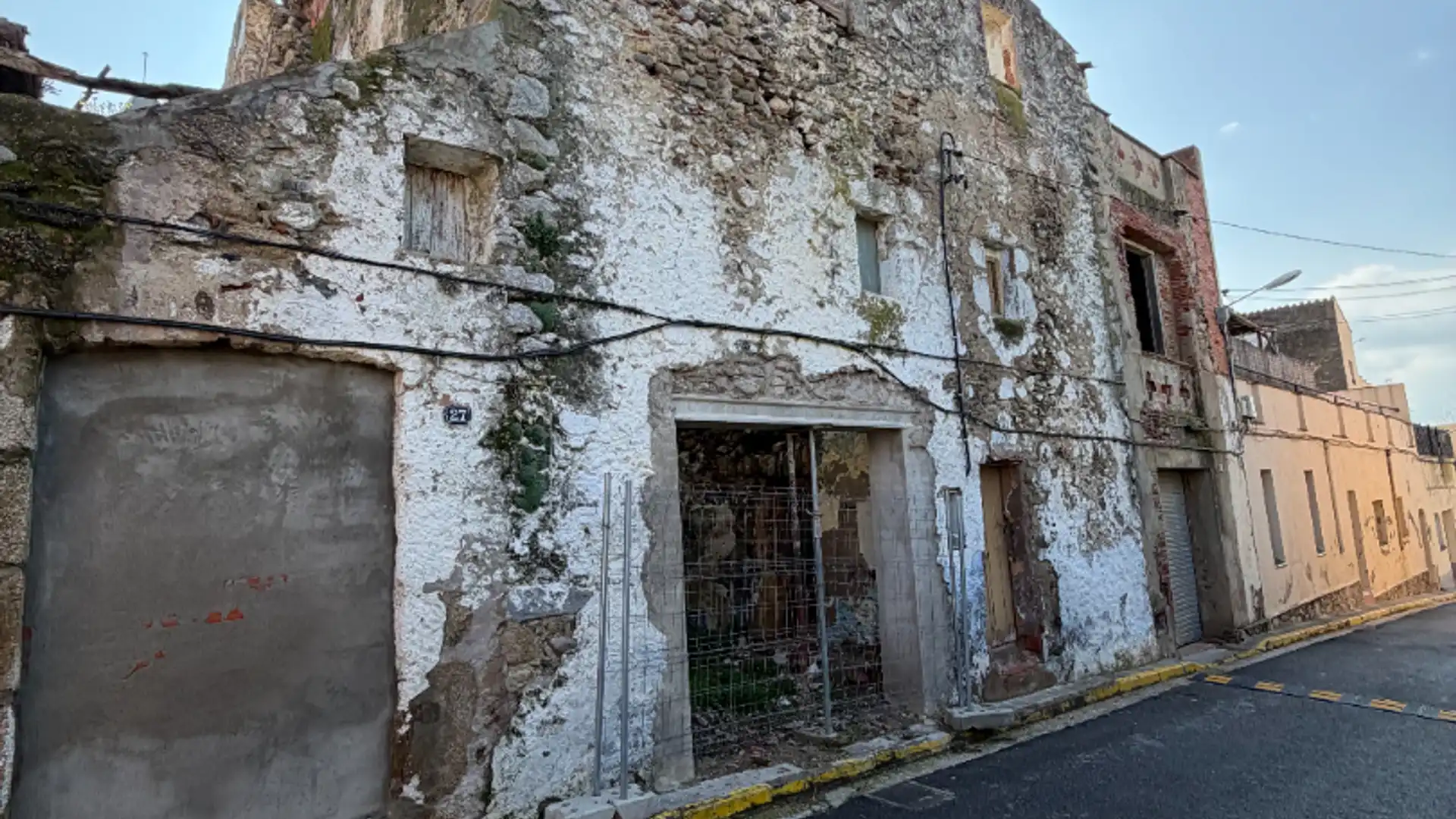 Exterior view of Country homes for sale in Sant Climent Sescebes