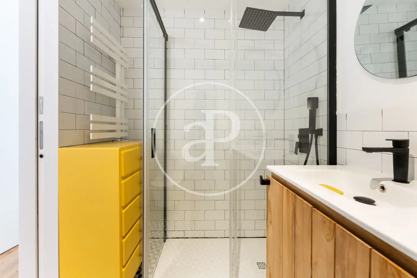 Baño de Piso en venta en Madrid con Aire acondicionado, Calefacción y Jardín privado
