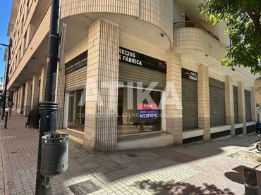 Locale commerciale in vendita a Sant Josep - Zona Hospital