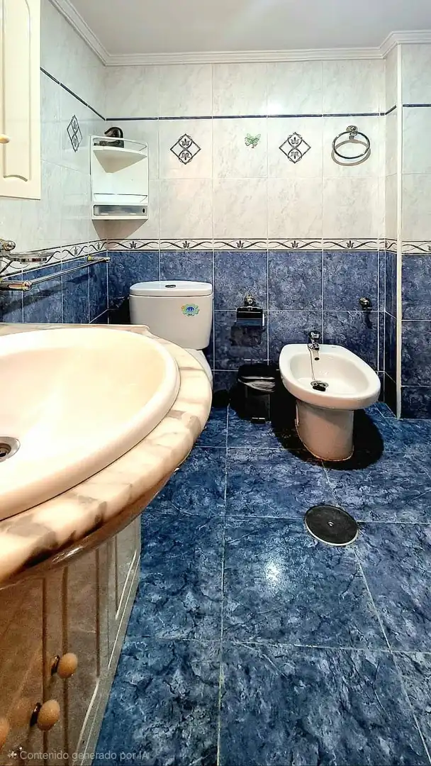 Bany de Pis en venda en Benalmádena amb Aire condicionat, Terrassa i Moblat