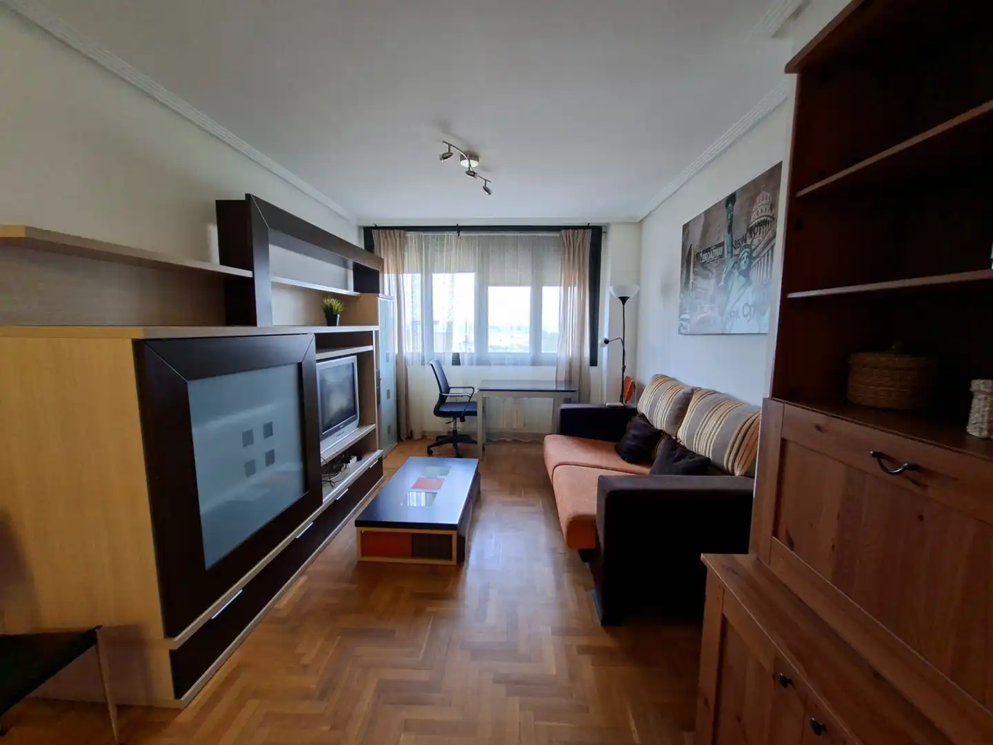 Living room of Apartments for rent in Avilés  with Heating, Parquet flooring and Furnished