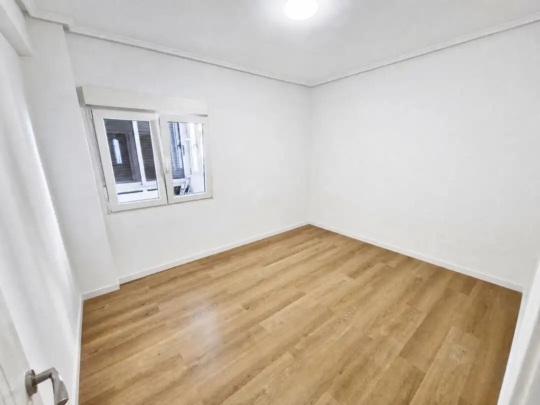 Bedroom of Flat for sale in Bilbao 