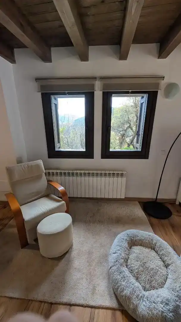 Wohnzimmer von Wohnung zur Miete in Cava mit Klimaanlage, Privatgarten und Parkett