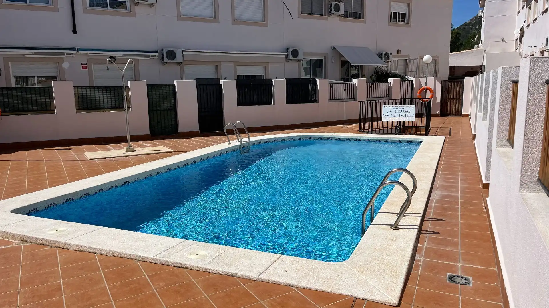Piscina de Casa o chalet en venta en Polop con Aire acondicionado, Jardín privado y Terraza