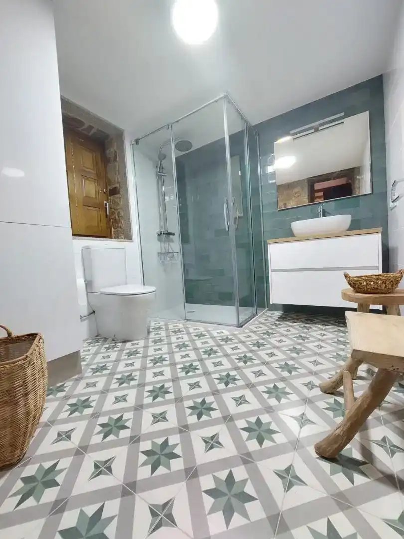 Badezimmer von Country house zur Miete in A Laracha   mit Privatgarten, Schwimmbad und Möbliert