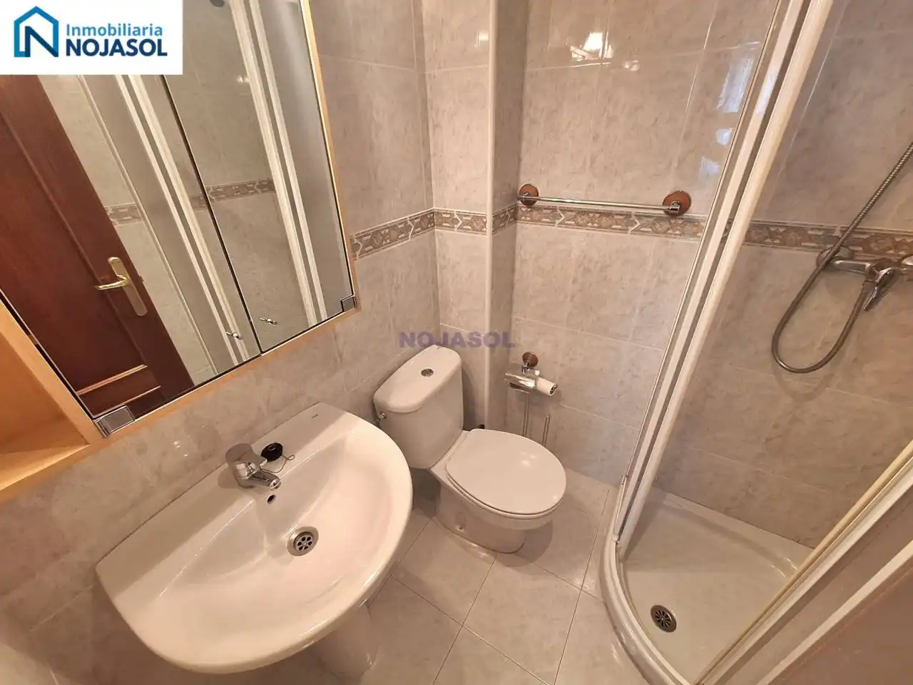 Baño de Apartamento de alquiler en Noja con Calefacción, Terraza y Amueblado