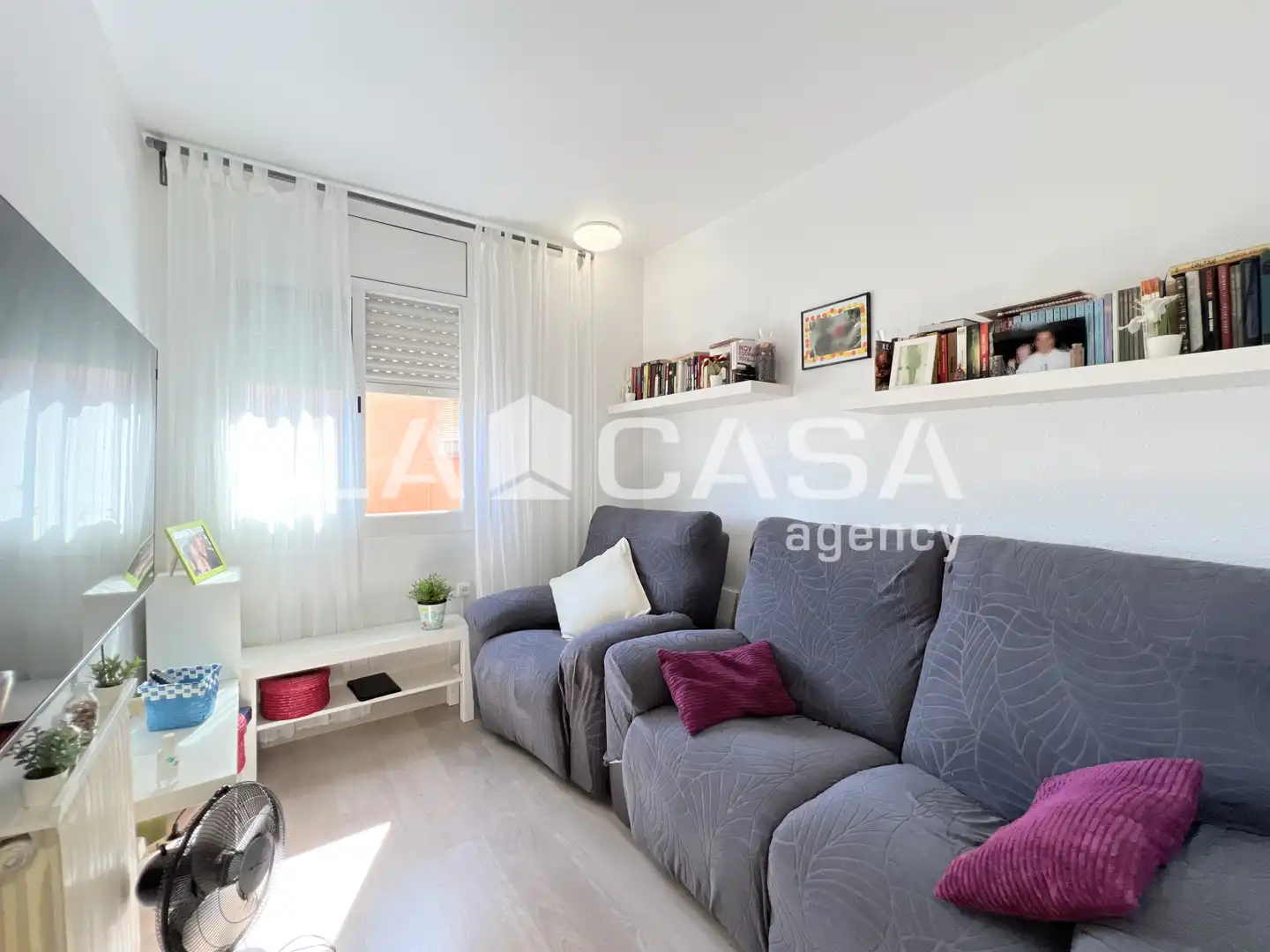Bedroom of Flat for sale in Badalona