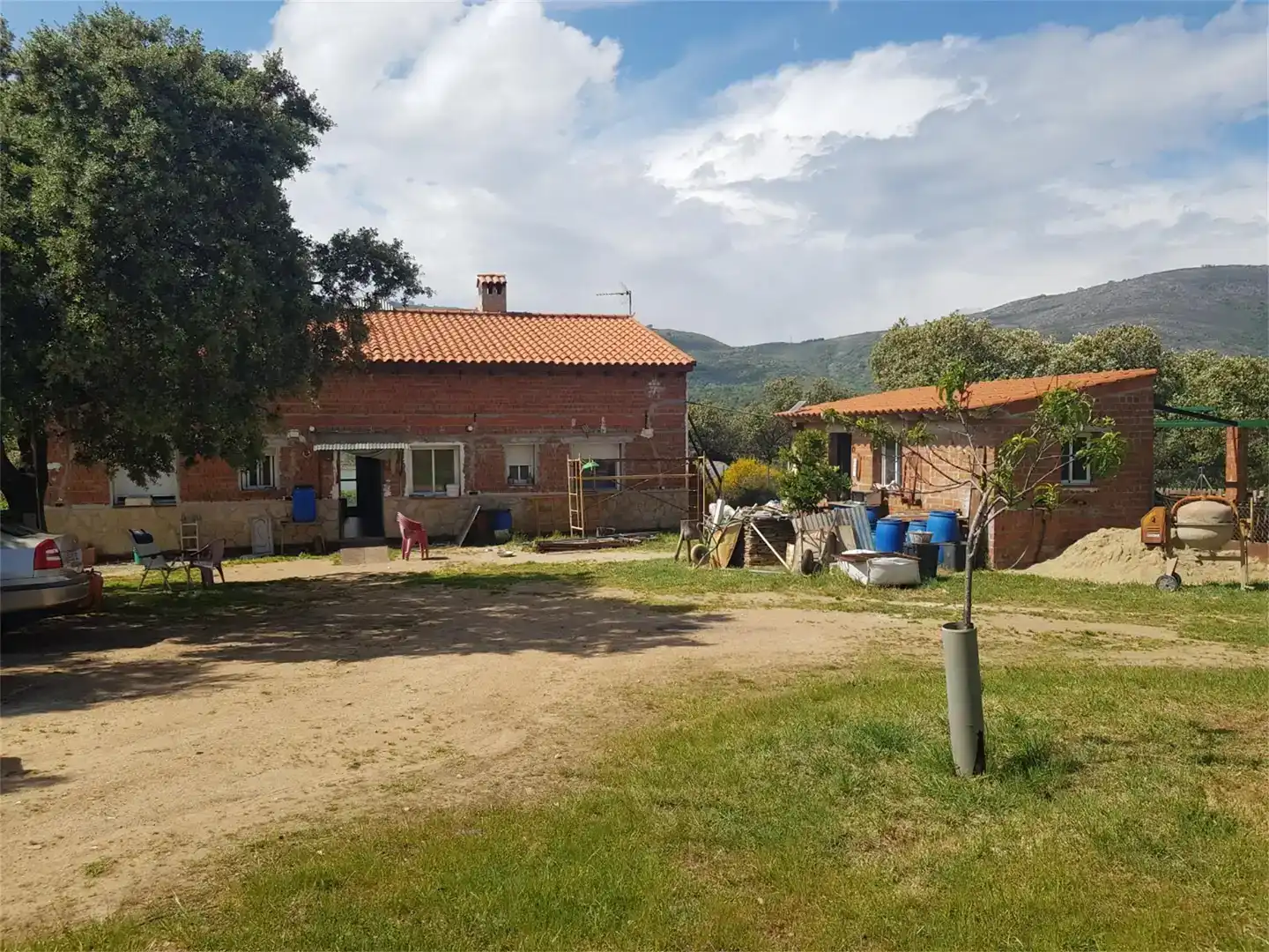 Vista exterior de Finca rústica en venda en Casas del Castañar