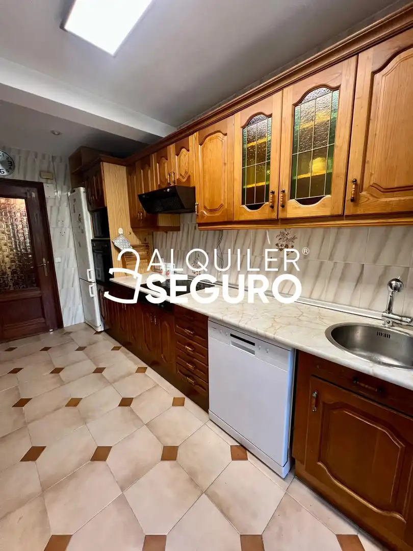 Küche von Wohnung zur Miete in Madrid mit Heizung und Möbliert