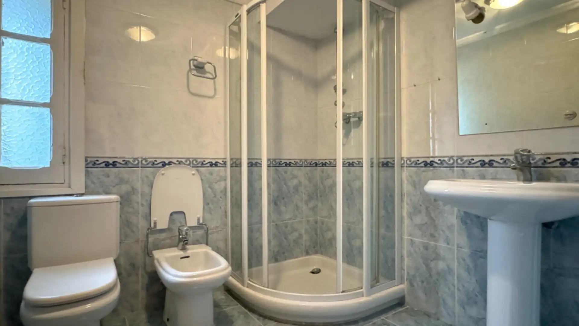 Bathroom of Houses for sale in Zegama  with Private garden, Terrace and Storage room