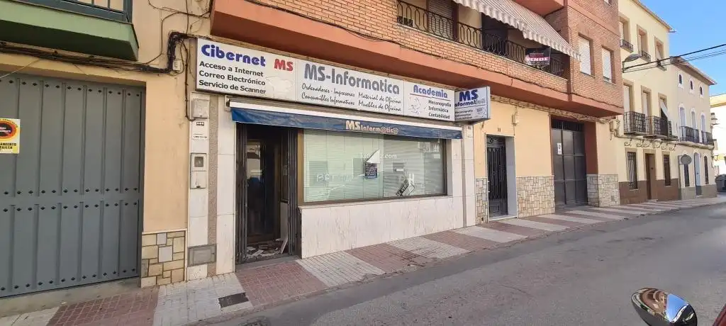 Local comercial en venta en Bailén, imagen 2