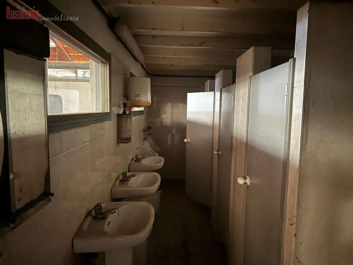 Baño de Nave industrial en venta en Cambre 
