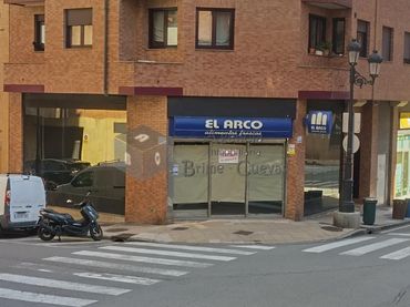 Local comercial de lloguer a Calle Torrecerredo