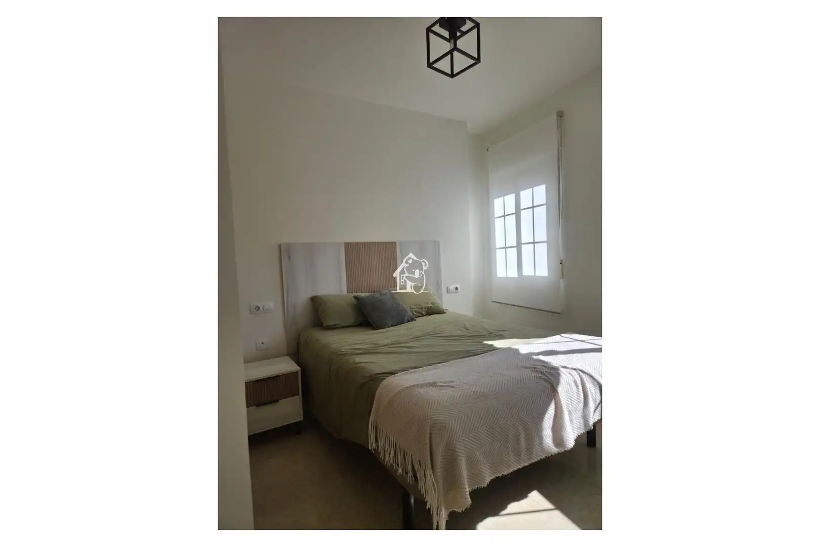 Dormitori de Apartament de lloguer en Torrevieja amb Aire condicionat, Terrassa i Moblat