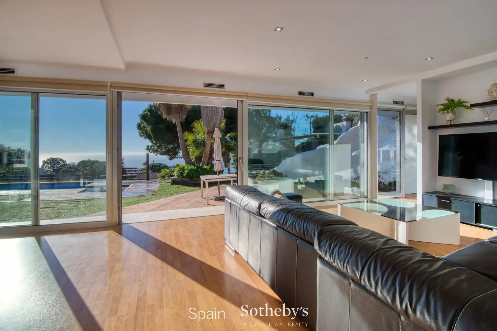 Sala d'estar de Casa o xalet en venda en Lloret de Mar amb Aire condicionat, Calefacció i Jardí privat