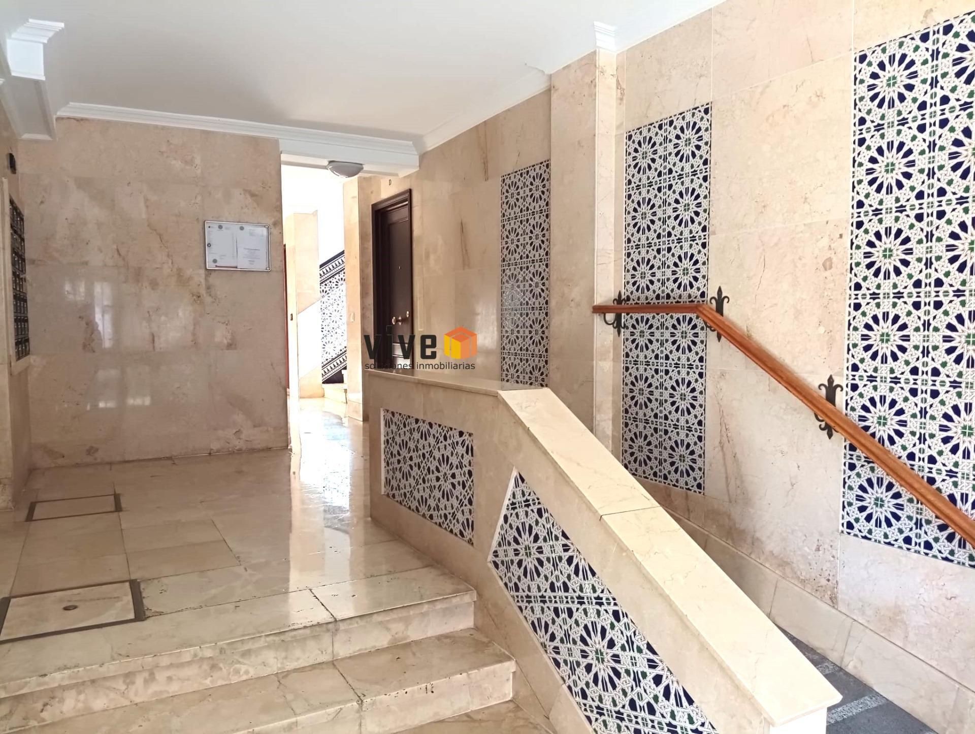 Flat for sale in  Sevilla Capital  with Air Conditioner and Balcony