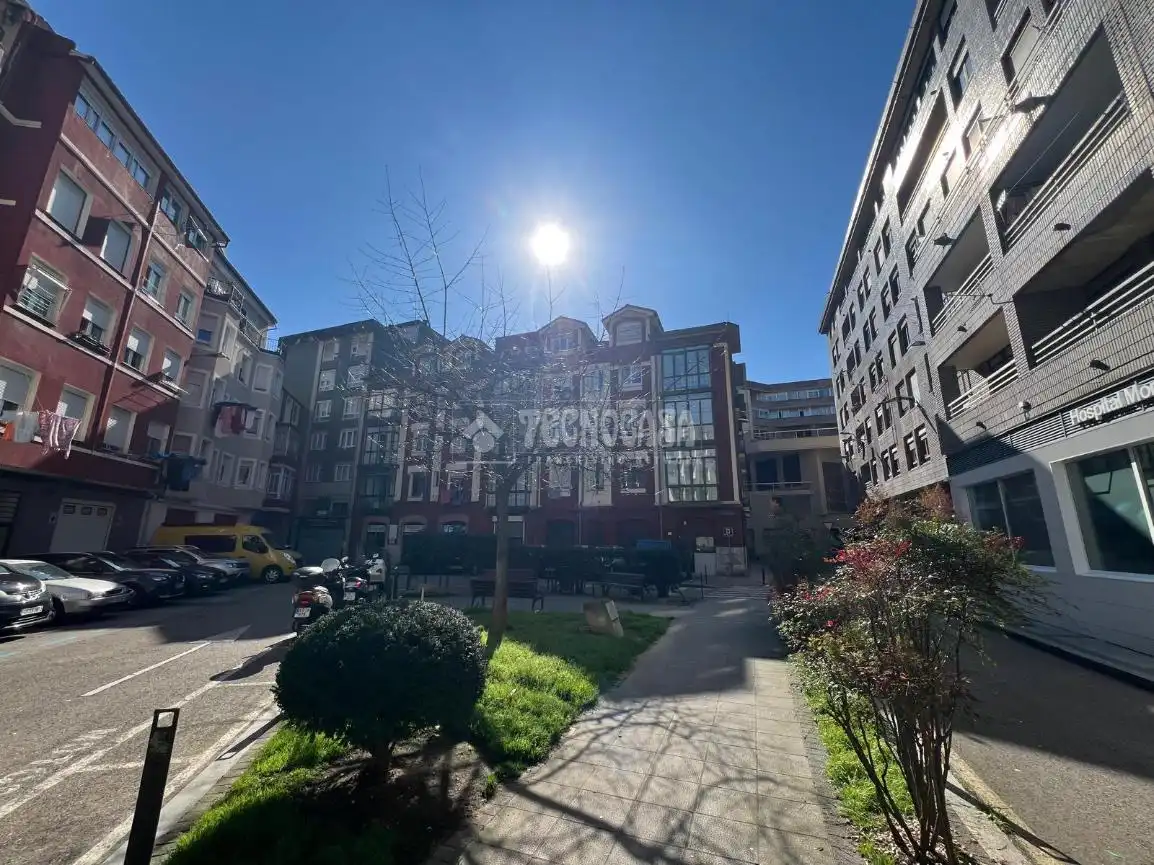 Vista exterior de Piso en venta en Santander