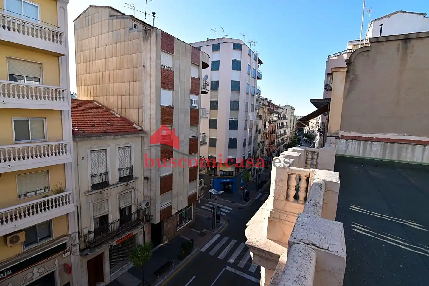 Vista exterior de Edificio en venta en Linares