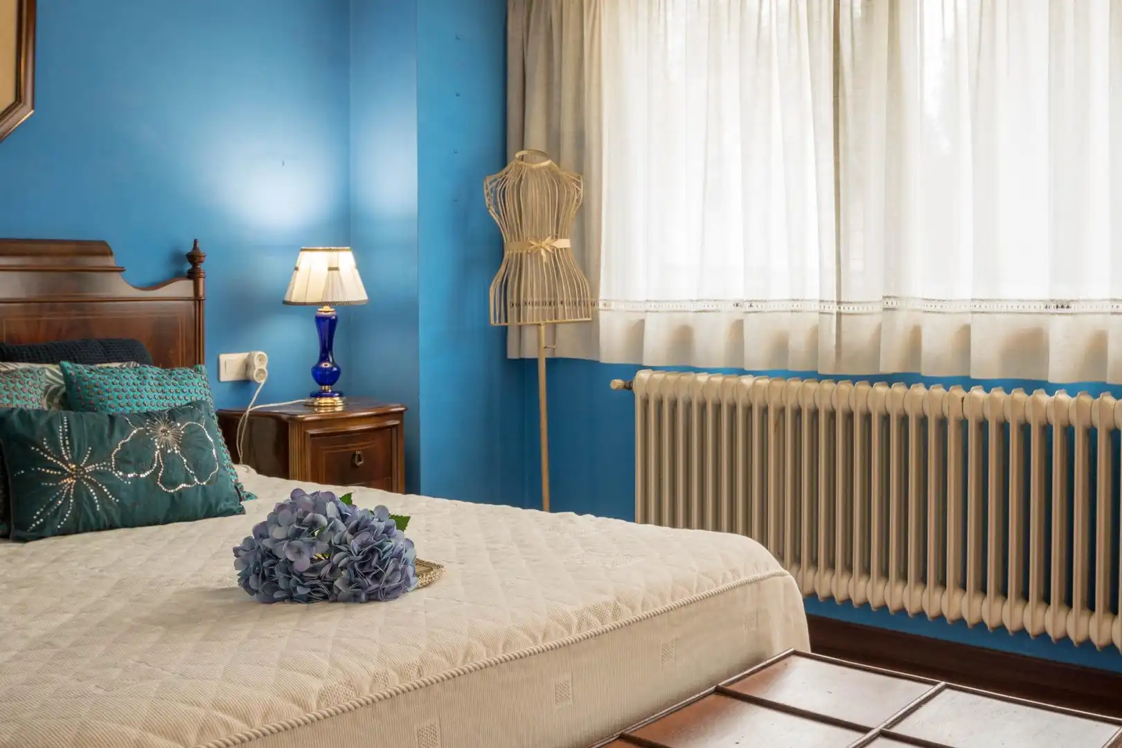 Habitación de Casa adosada en venta en Oleiros con Calefacción, Jardín privado y Parquet